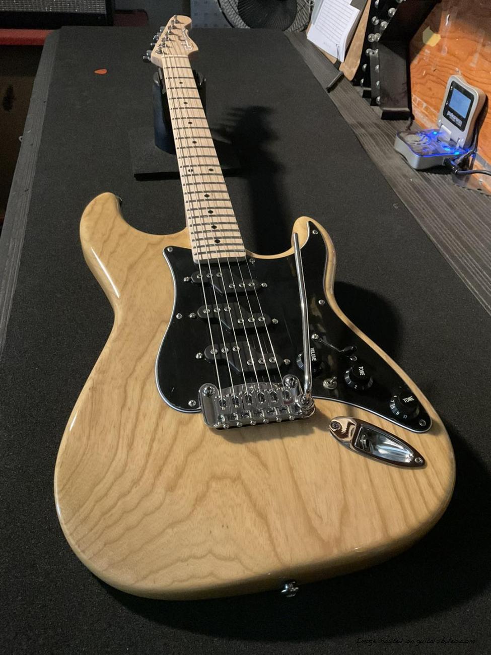 Fullerton Deluxe Comanche in Vintage Natural over swamp ash