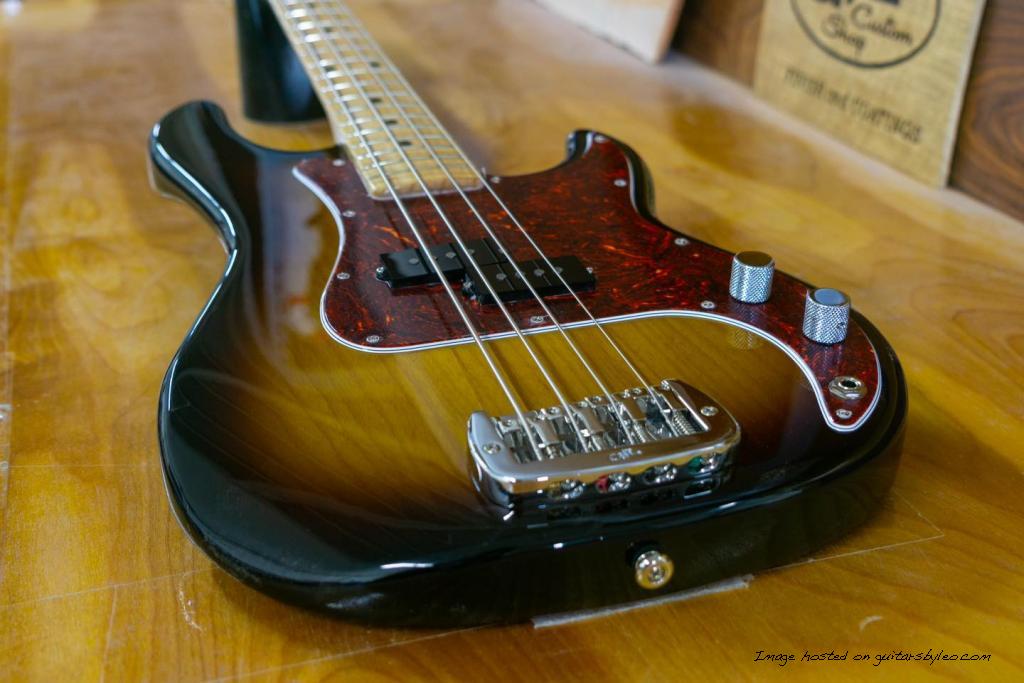 Custom Shop LB•100 in Tobacco Sunburst over Swamp Ash-7