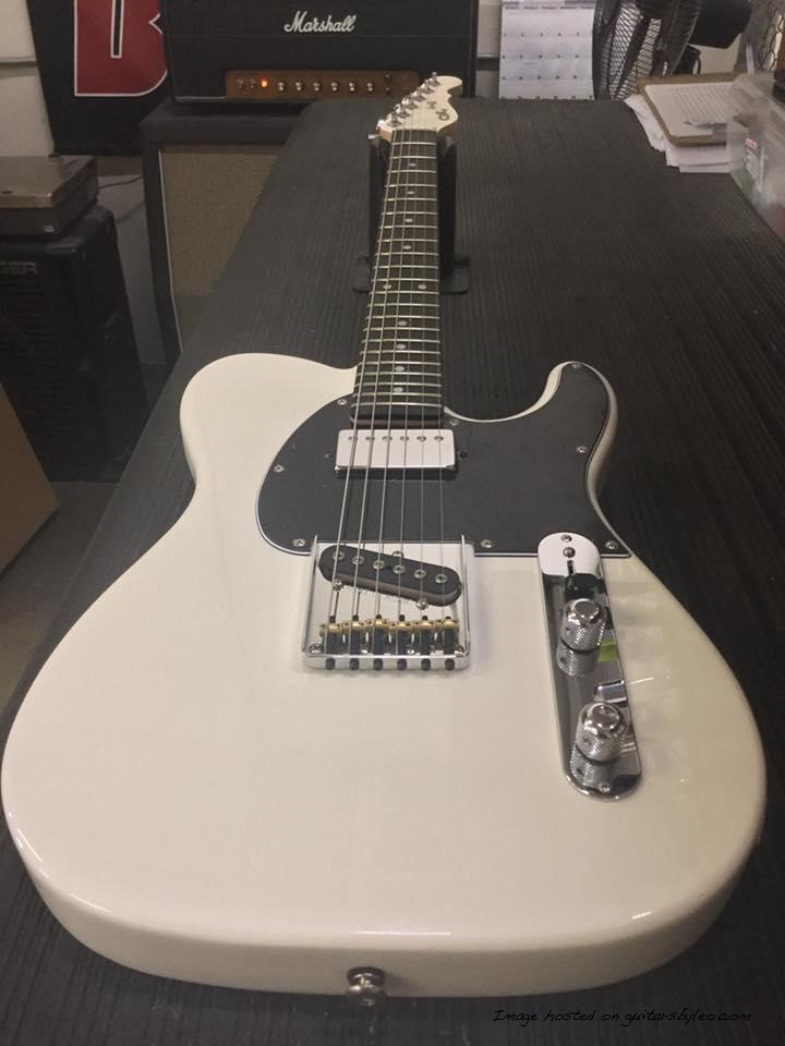 ASAT Classic Bluesboy in Pearl White