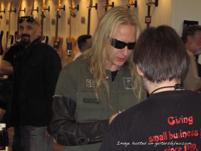 NAMM2010-048