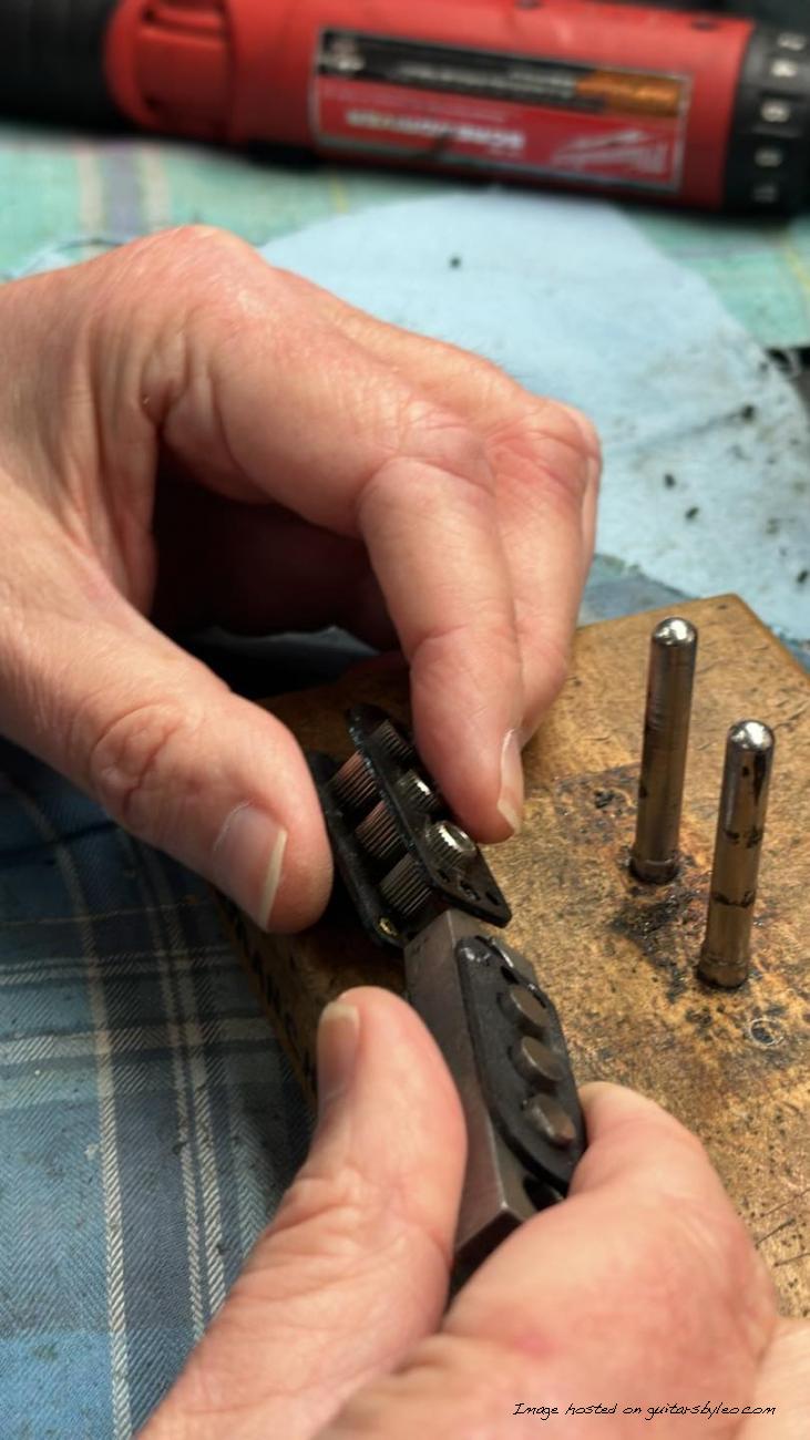 Z-coil with 1970s quarter-inch Sabre:Stingray guitar magnets-3