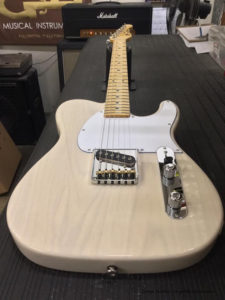 ASAT Classic Solamente in Blonde over swamp ash