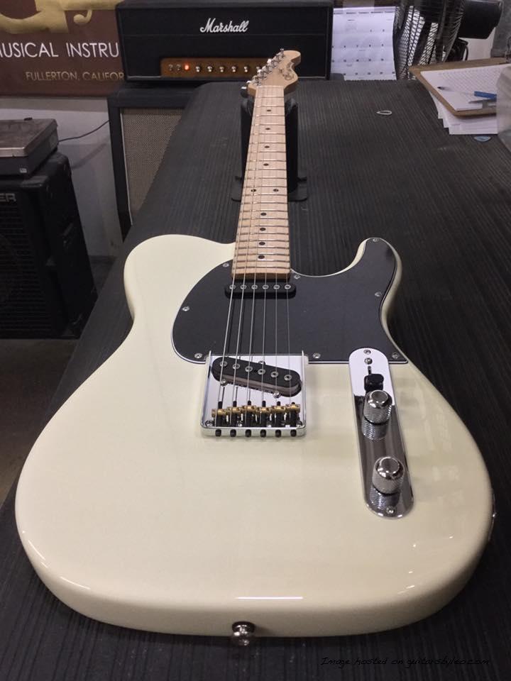 Fullerton Standard ASAT Classic in Vintage White3