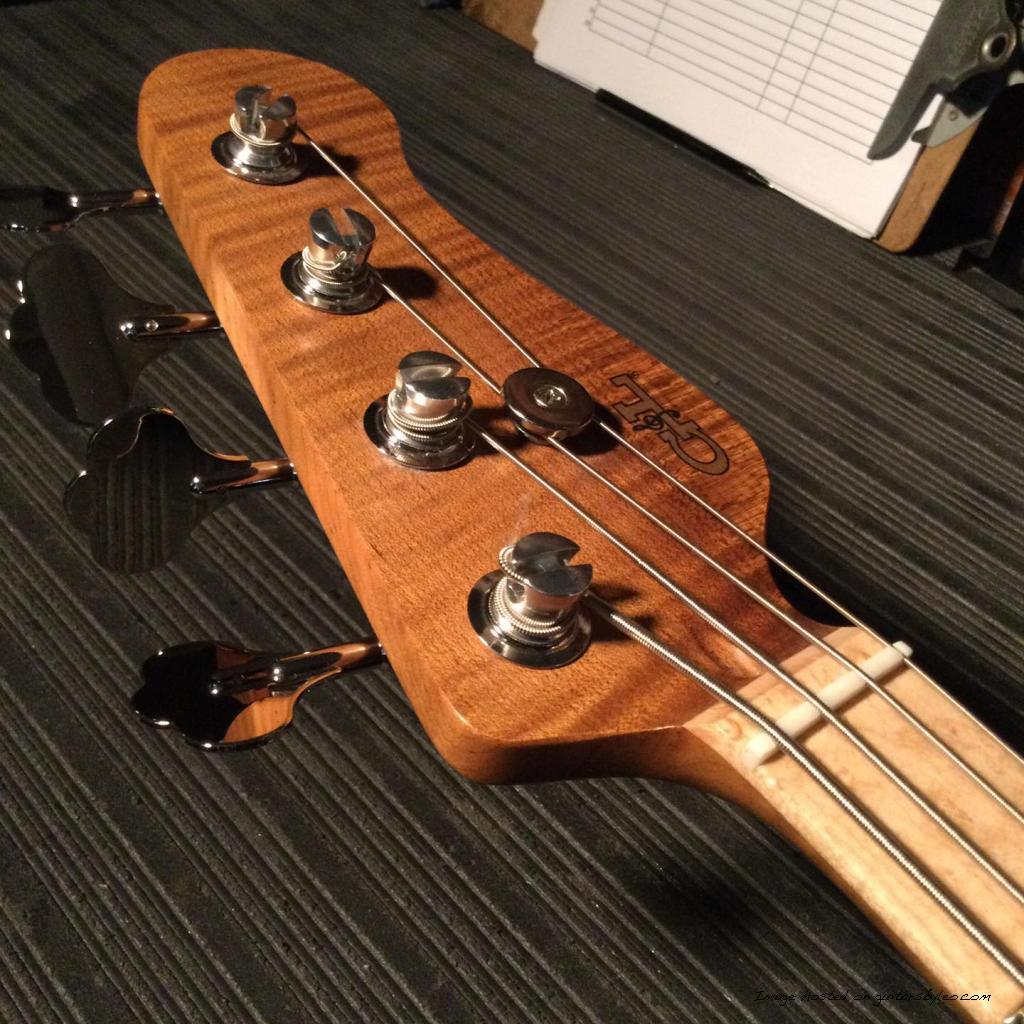 CS2012004 headstock