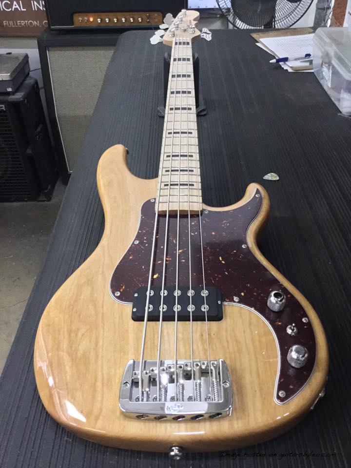 Kiloton 5 in Natural Gloss over swamp ash CLF1705093