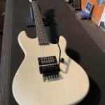 Fullerton Deluxe Rampage 24 in Ivory with ebony fingerboard