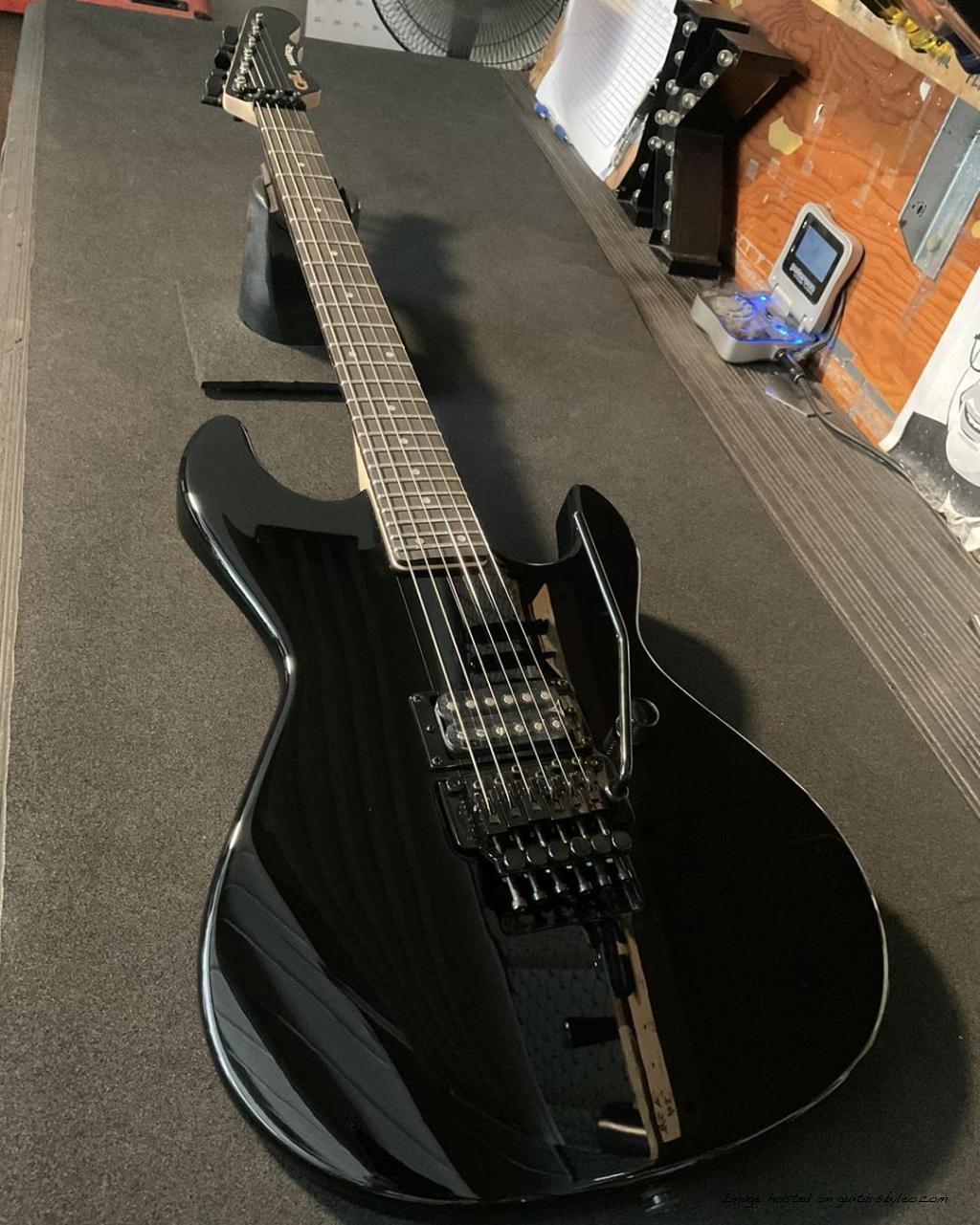 Fullerton Deluxe Rampage 24 in Jet Black over alder