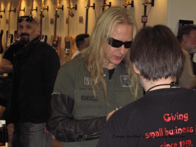 NAMM2010-048