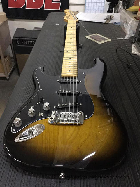 S-500-2-Tone--Sunburst