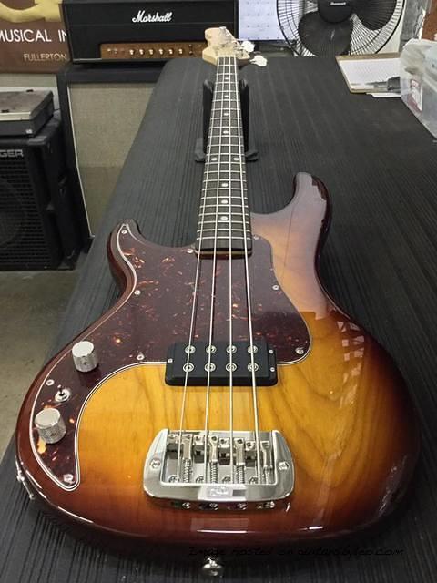 lefty Kiloton in Old School Tobacco Sunburst over swamp ash