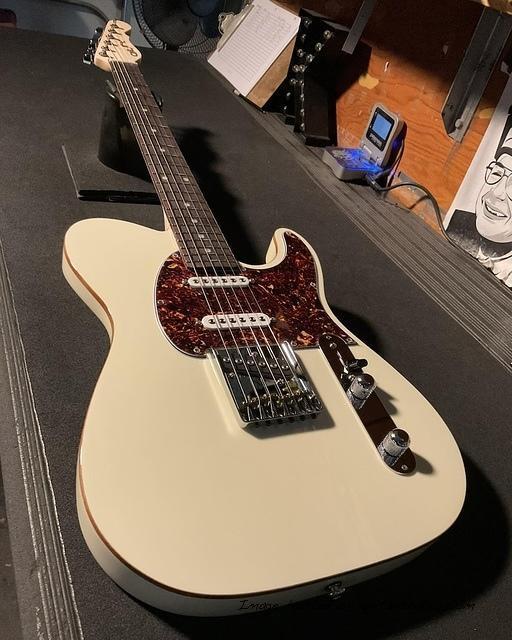 BTO ASAT Classic S in Vintage White over alder