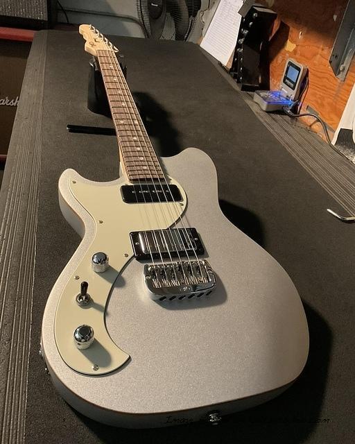 BTO lefty Fallout in Silver Metallic over alder