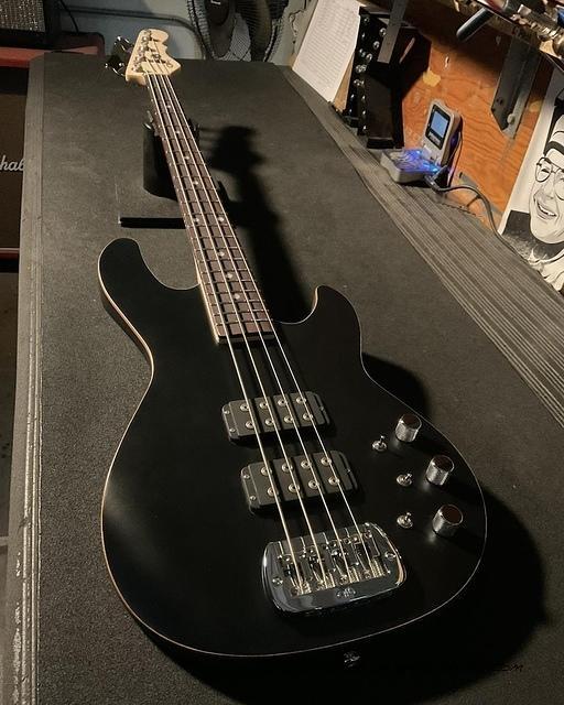 Build-To-Order L-2000 in Jet Black Frost over okoume, wood binding