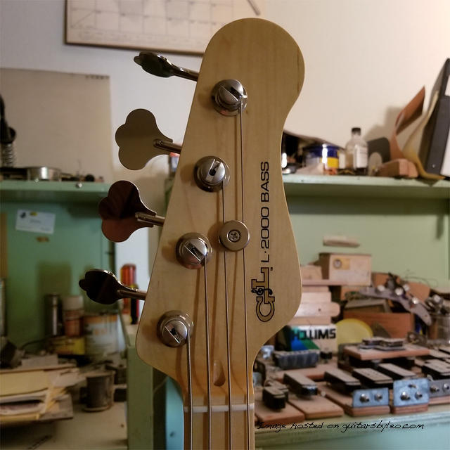 CLF-Heritage-L-2000-headstock