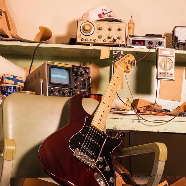 e CLF Research S 500 s Mocha color was inspired by vintage G amp Ls with natural finishes over mahogany bodies-3