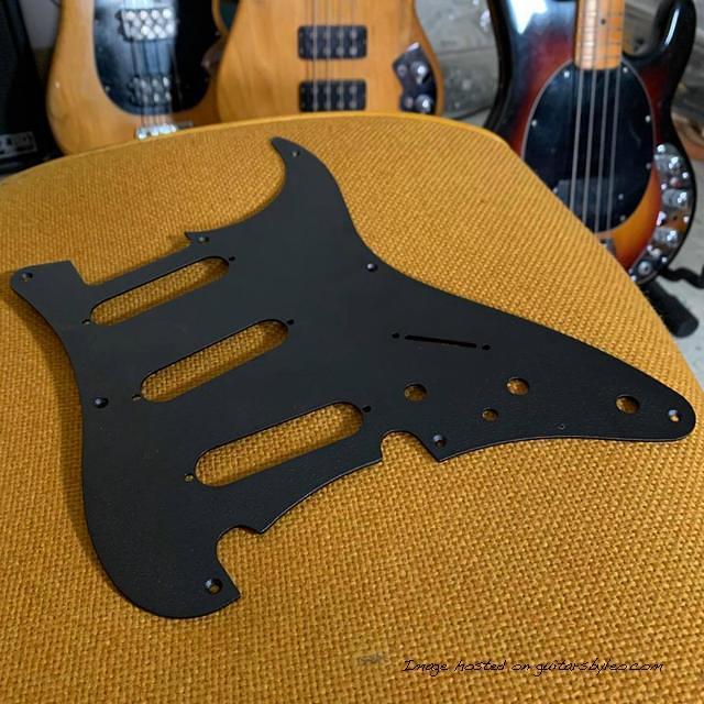 Project1979s500-pickguard2