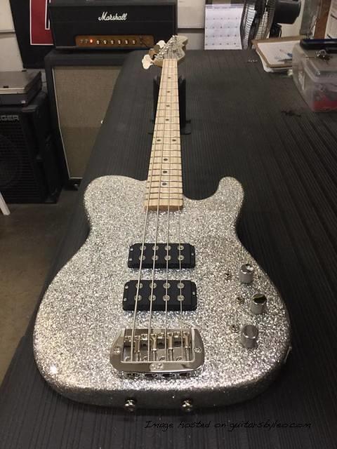 ASAT Bass in Silver Metal Flake