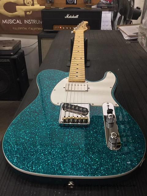 Here s an ASAT Classic Bluesboy in Turquoise Metal Flake over basswood CLF1703017