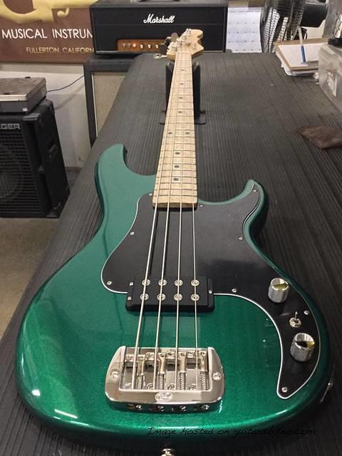 Kiloton in Emerald Green Metallic