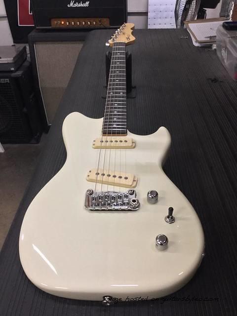 SC-2 in Vintage White DFV