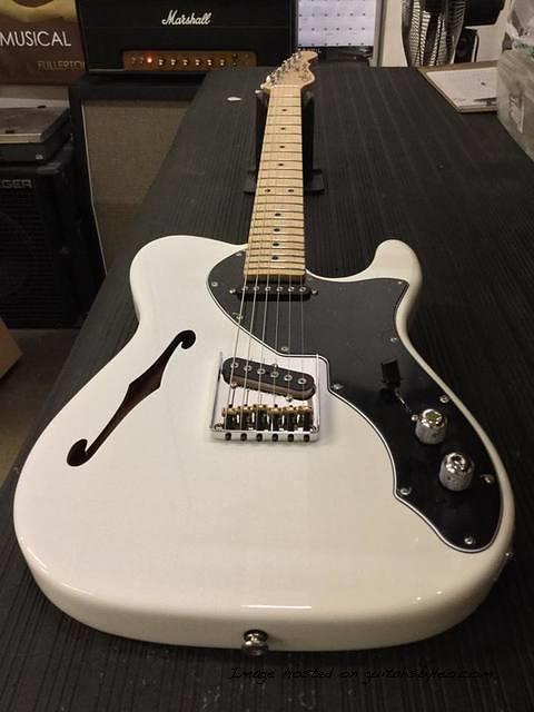 ASAT Classic Thinline in Alpine White over mahogany CLF1704150