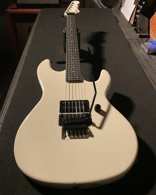 FD Rampage24 in Ivory with Ebony FB