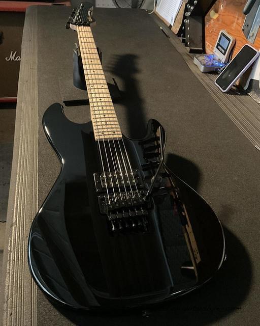 Fullerton Deluxe Rampage 24 in Jet Black