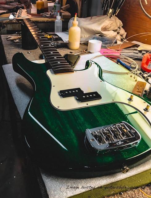 Custom Shop LB-100 with a Clear Forest Green finish1