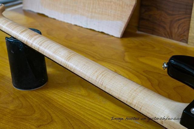 Custom Shop LB 100 in 3 Tone Sunburst over Swamp Ash-4