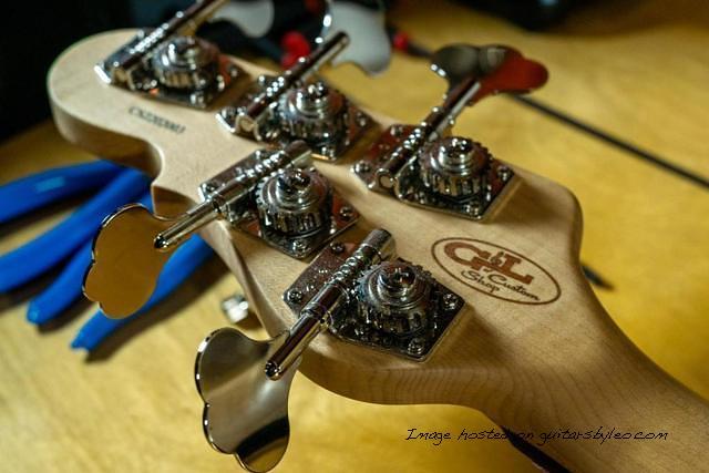 Custom Shop MJ 5 in Yellow Fever-6