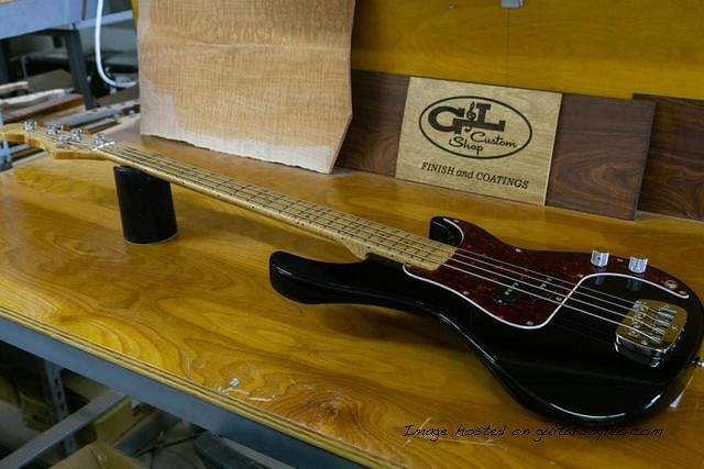 Custom Shop SB 1 in Jet Black over Alder-1