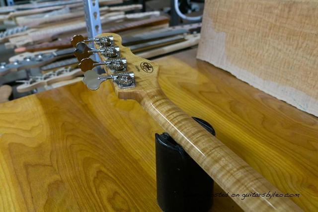 Custom Shop SB 1 in Jet Black over Alder-10