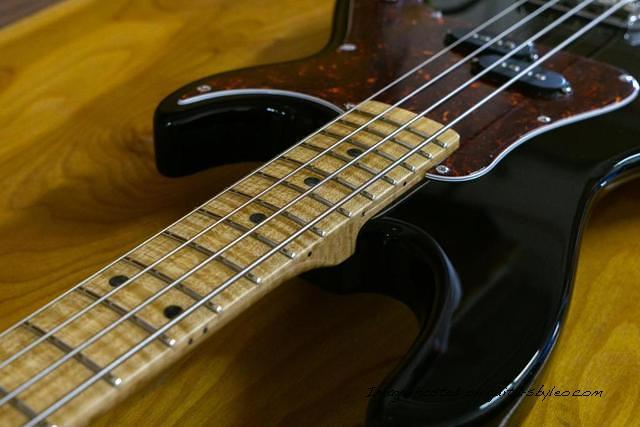 Custom Shop SB 1 in Jet Black over Alder-3