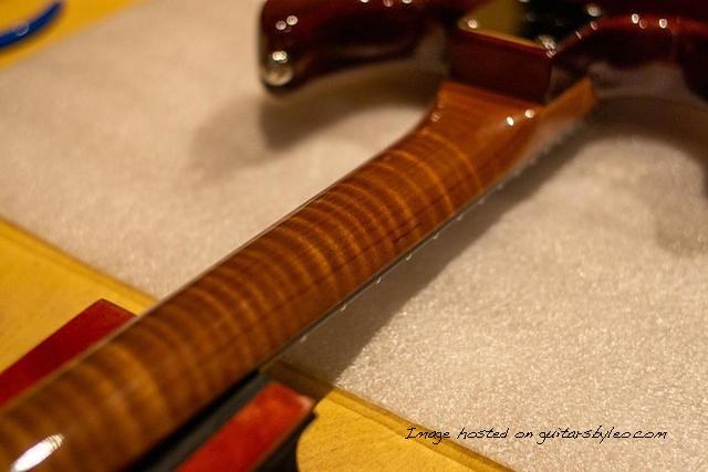 Custom Shop Skyhawk HH RMC in Old School Tobacco Sunburst over a 3A Flame Maple top6