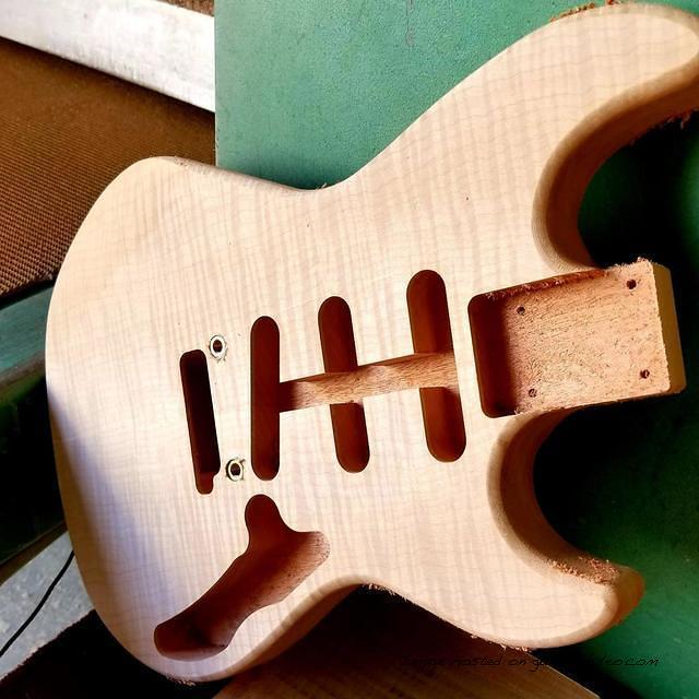 Custom Shop Skyhawk body