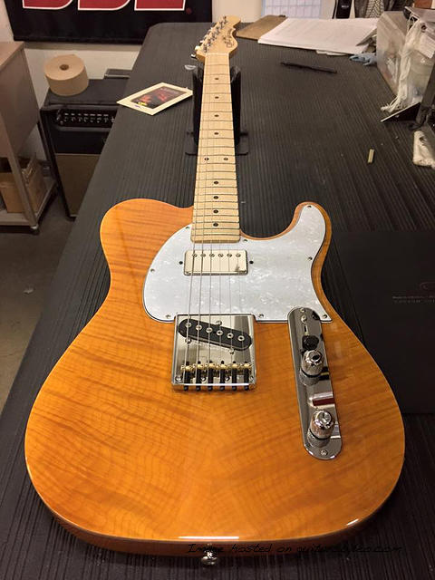 Honey Flamed Maple top 001
