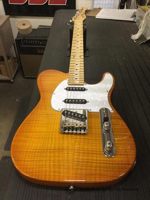 Honeyburst Flamed Maple top2 001