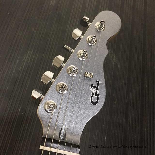 Graphite Metallic Frost Headstock